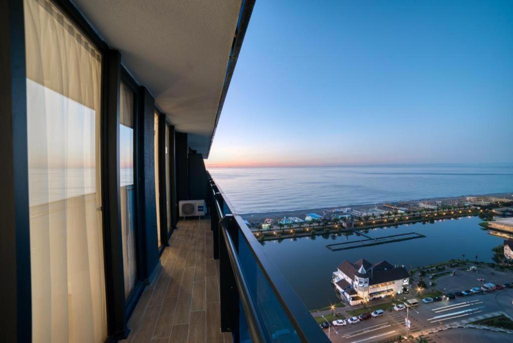 Orbi City In Batumi 巴统 外观 照片